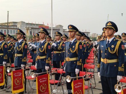 天安门广场|帅！中国人民解放军军乐队天安门广场现场图