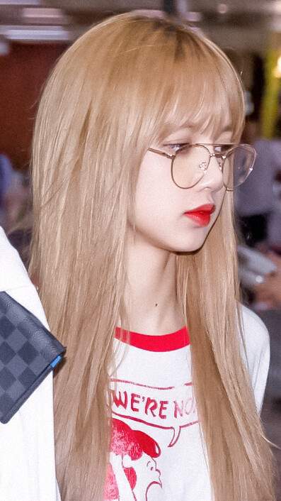 粉丝|LISA将于今夏正式solo出道 rap和舞蹈实力让粉丝充满期待