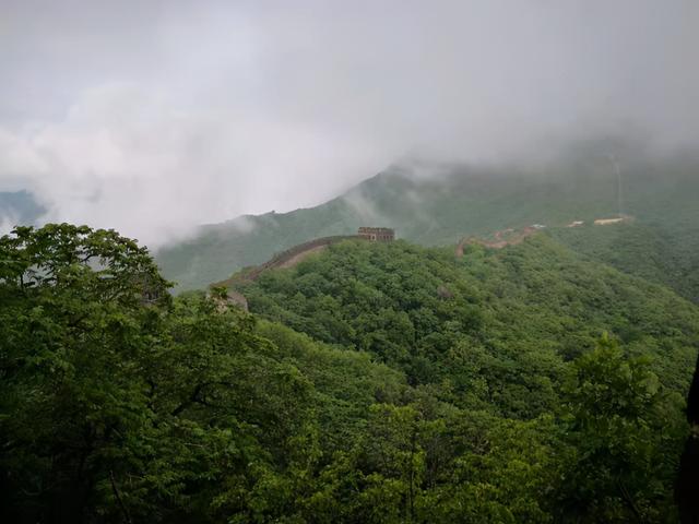 人间仙境|连绵大雨造人间美景 雨后长城云蒸雾绕宛若仙境