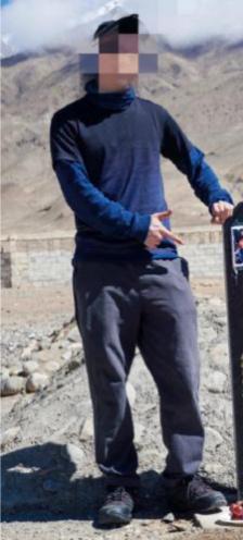 博主|丑！旅游博主在戍边英雄墓碑旁摆Pose，亵渎英烈被平台永久封号