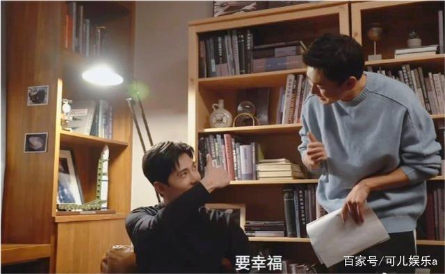 陈立农|好兄弟！在机场呆了一天，杨洋晚宴前终于到达王彦霖婚礼现场