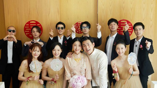 陈立农|好兄弟！在机场呆了一天，杨洋晚宴前终于到达王彦霖婚礼现场