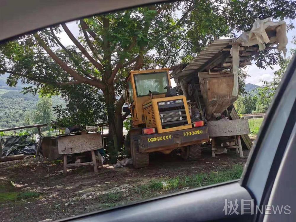 牧马|夫妻举报盗砂被碾亡,二胎女儿不满1岁,惨剧发生细节披露