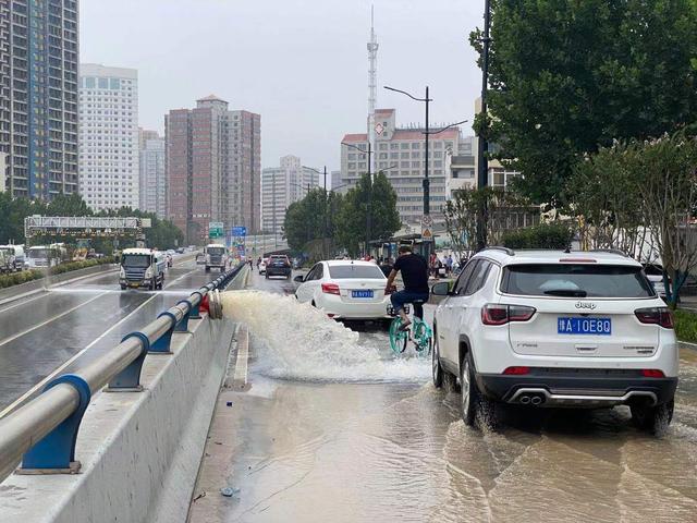 同学|郑州初二学生:同学消失在京广隧道:想隧道积水可能比路面要好