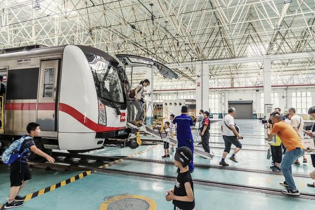 熔断机制|缺乏联动停运机制！专家谈郑州地铁事故：列车无逃生门