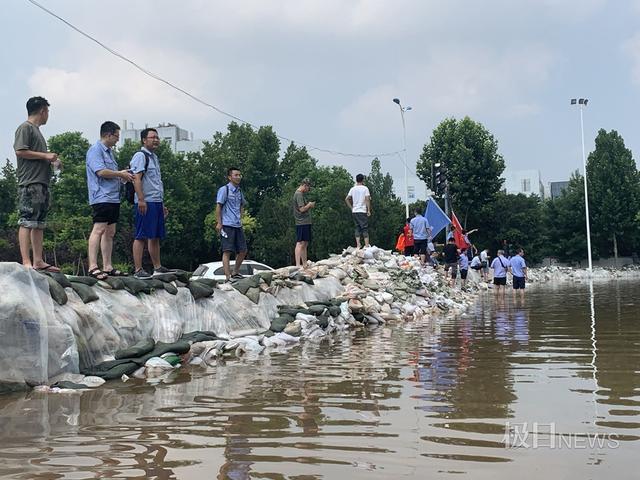 卫河|洪水围城下的河南卫辉 目之所及都诠释着＂一方有难八方支援＂