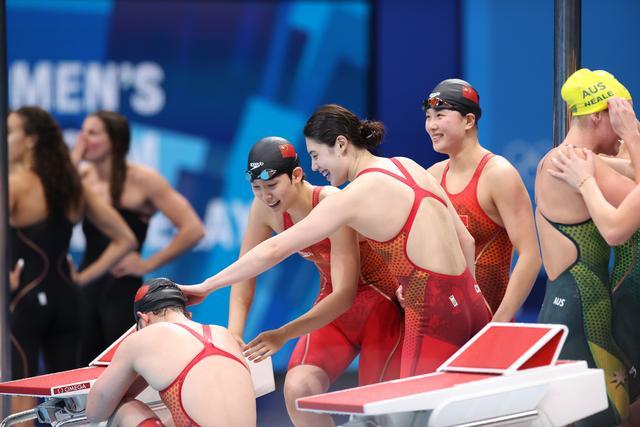 张雨霏|破世界纪录！中国队女子4x200米自由泳接力夺冠，张雨霏第二金