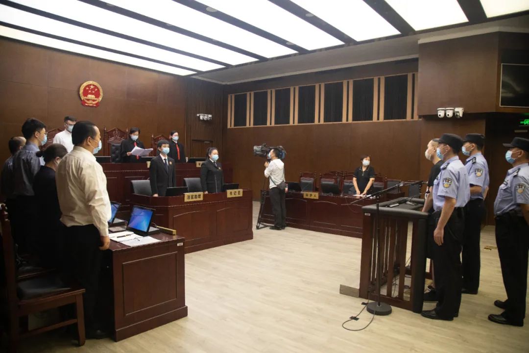 被告人|上海杀妻焚尸案凶手获死刑 索要钱款还债遭拒将妻子杀害