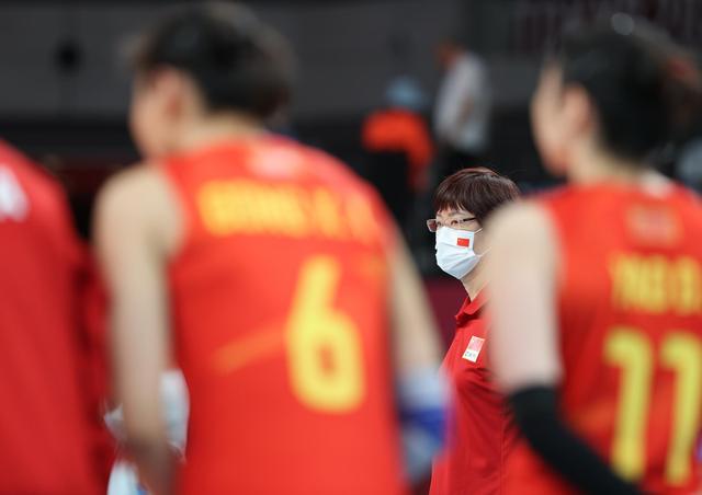 女排主教练|不因结果否定备战过程！郎平：不实传闻对球员情绪影响很大