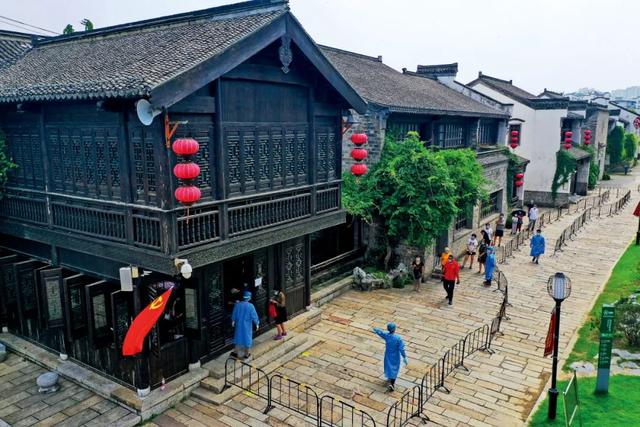 南京禄口机场|中国抗疫压力几何?专家解读:还要交一些学费,再考虑怎样和病毒共存