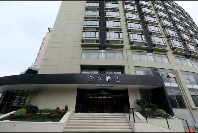 图源|男子夜半赤身闯入女客房间 律师:如说了这句话则不仅仅是猥亵