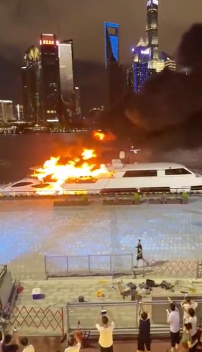 伦蒂诺|上海北外滩白玉兰码头一游艇起火,艇上11人全部获救