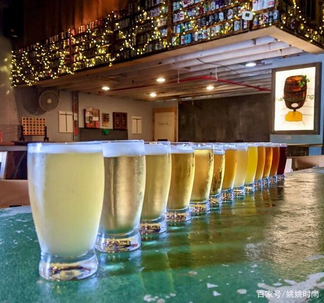 女子|阿里女员工醉酒饭店店员发声:女子在门口被＂碰胸＂,已做口供