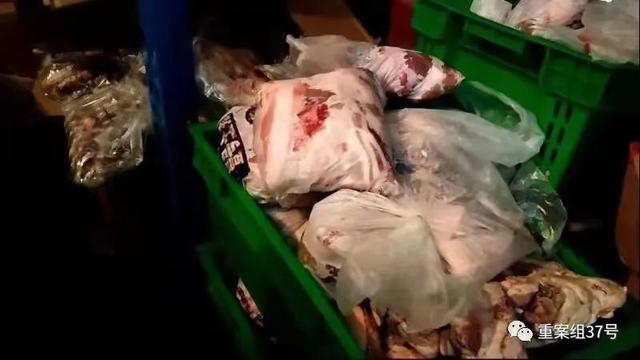 食品安全|恶心！发臭隔夜肉洗了再卖？大润发回应：肉品封存下架，涉事员工停职