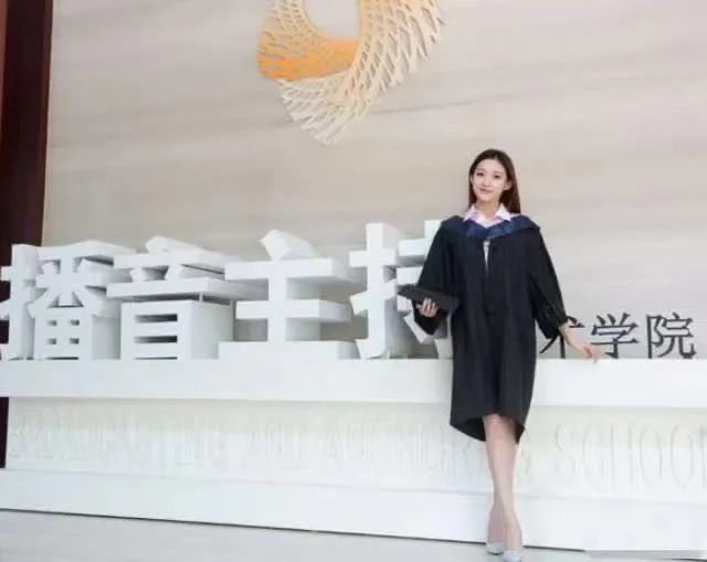 女团|央视又上新! 主持人马凡舒好像女团门面 高考曾考上状元