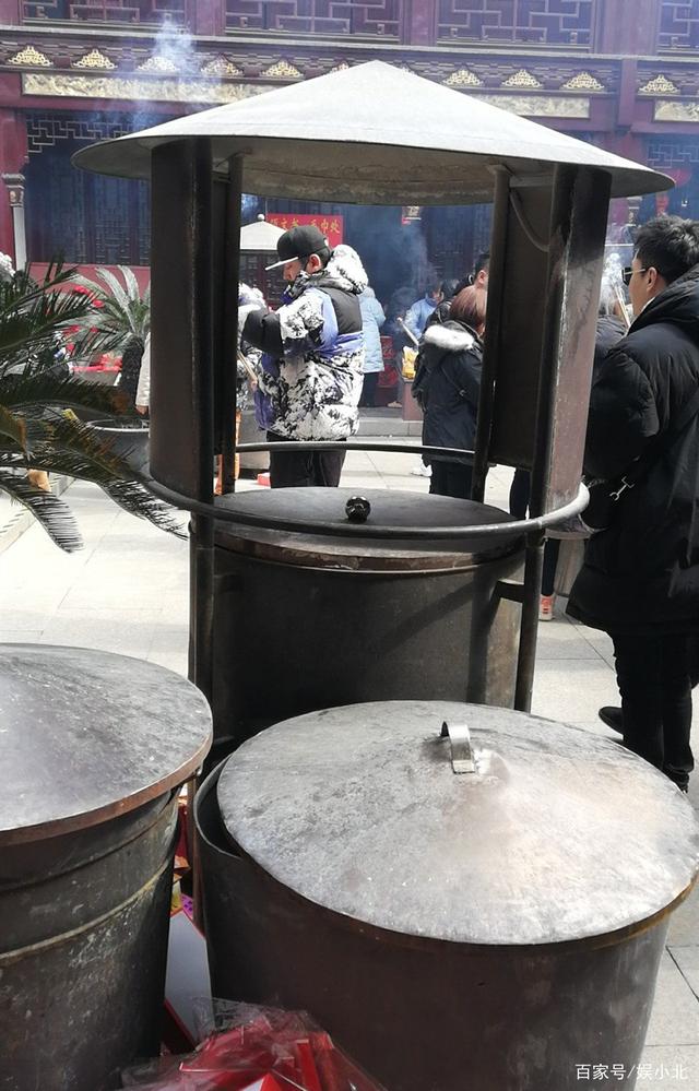 钱枫|举报性侵女生报警后 钱枫疑拜太岁 微博多次上线着急程度肉眼可见