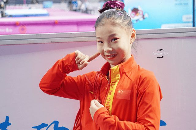 奥运冠军|霸气回怼！16岁奥运冠军管晨辰秀舞蹈被指不务正业：那你去？