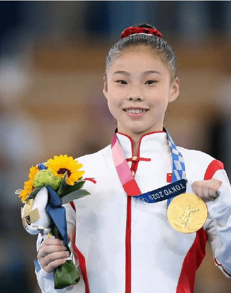 奥运冠军|霸气回怼！16岁奥运冠军管晨辰秀舞蹈被指不务正业：那你去？