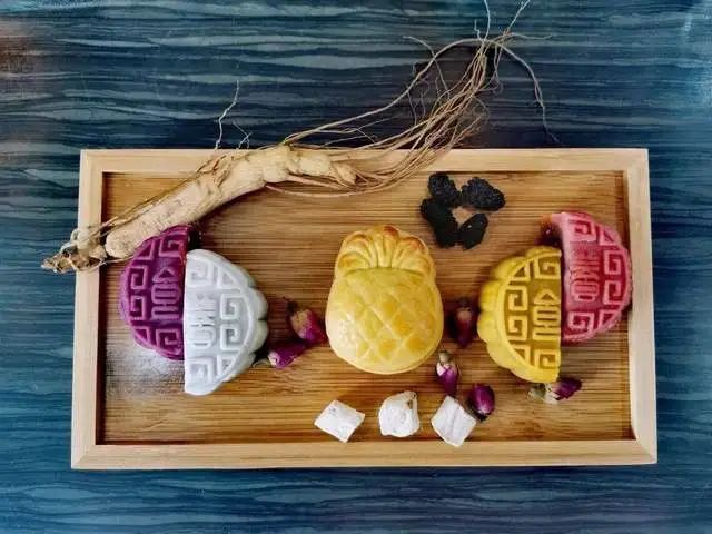 高校|各大高校都拼了，这届月饼到底有多卷