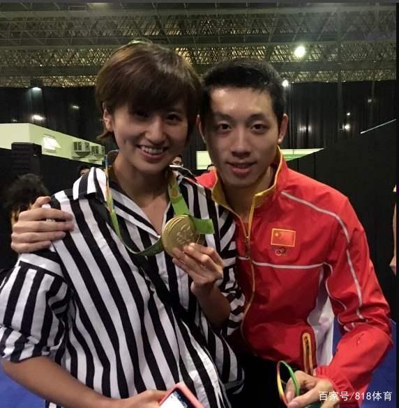 金牌|许昕晒二胎女儿握金牌照片 夺冠与二胎女儿出生在同一天