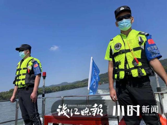 西湖景区|国庆首日景点人从众 警察蜀黍们忙不停