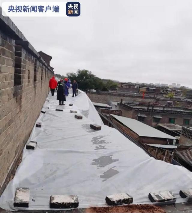 清徐县|平遥古城积水严重墙体坍塌 铁路被冲垮火车连同铁轨悬空