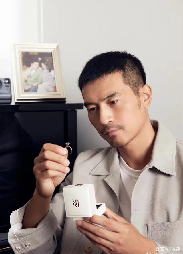 演员|粉丝心疼不已，罗云熙拍戏意外受伤！对手演员发文致歉并否戴戒指