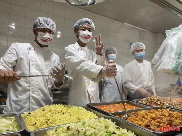 高校食堂厨师黄码烹饪专业学生替岗 正在核实醉驾女子口中所说“yu wei”身份