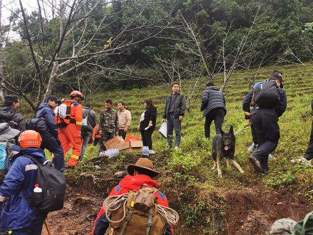 失联|4地质人员失踪8天，救援规模世界级 大雾和昼夜温差增加救援难度