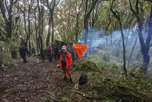 失联|4名地质人员为何在哀牢山遭遇不测 搜救人员:救援难度不是外人可以想象的