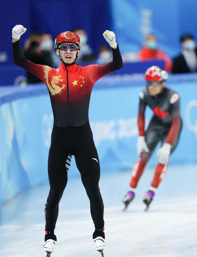 冬奥会运动员精神图片