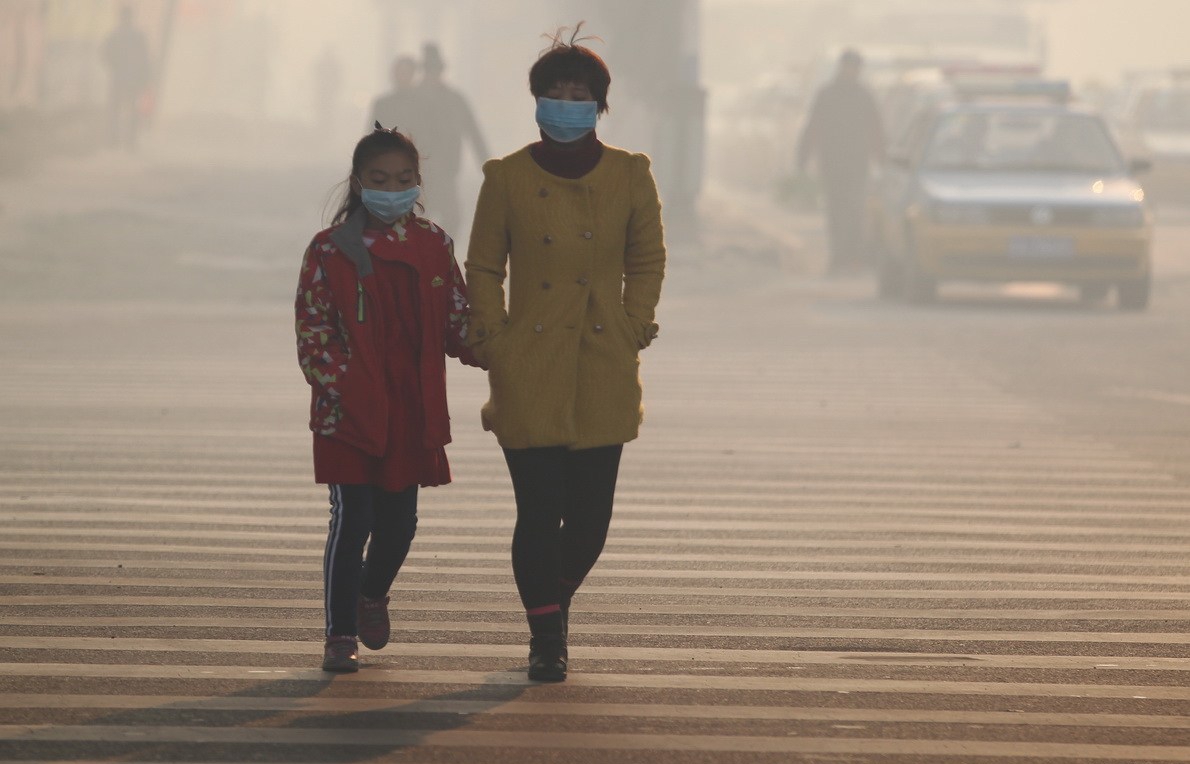 长春遭遇重度雾霾天气 空气质量爆表