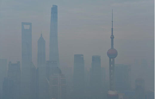 南京雾霾天气_雾霾天气 自强不吸 为人民服雾_武汉雾霾天气