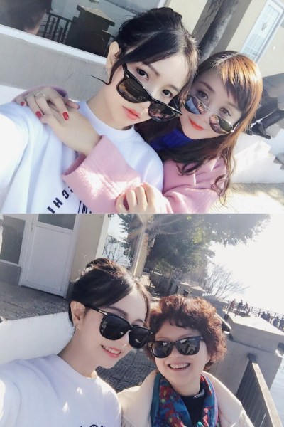 成都姑娘47岁老爸颜值似男友 妈妈像姐妹