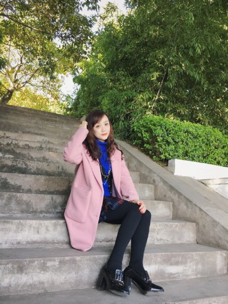 成都姑娘47岁老爸颜值似男友 妈妈像姐妹