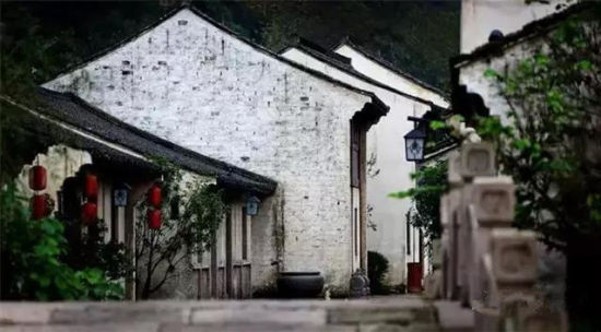 点击图片进入第一页