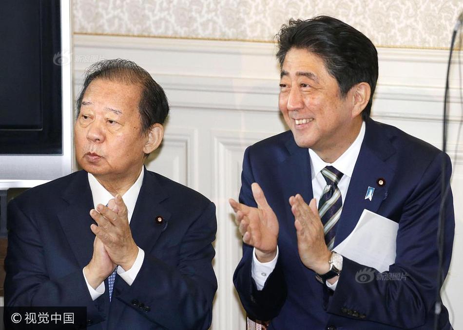 安倍当选日本第98任首相1日晚成立第四届内阁