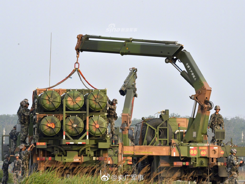 紅旗家族搞聚會! 我多軍種聯合防空演習連射導彈