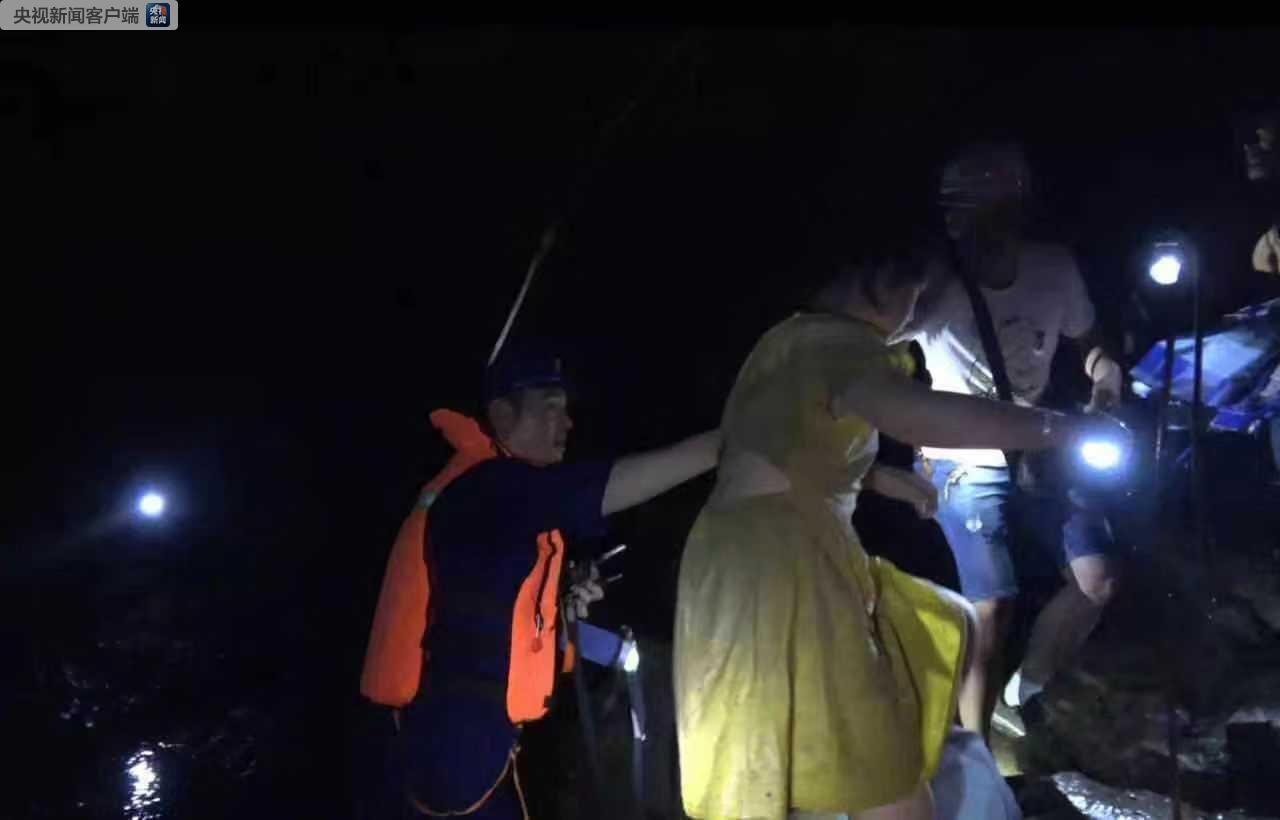 湖北恩施鹤峰突发山洪致7人遇难 失联人员共51人获救