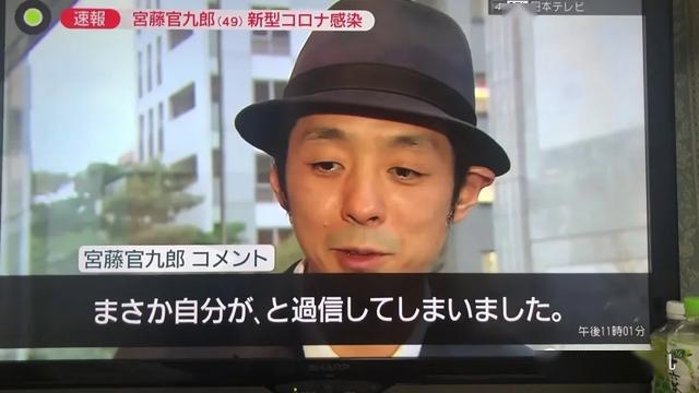 口罩■黑衣男入室抢劫老夫妻，讨顿饭吃饱后留下10个口罩就走了