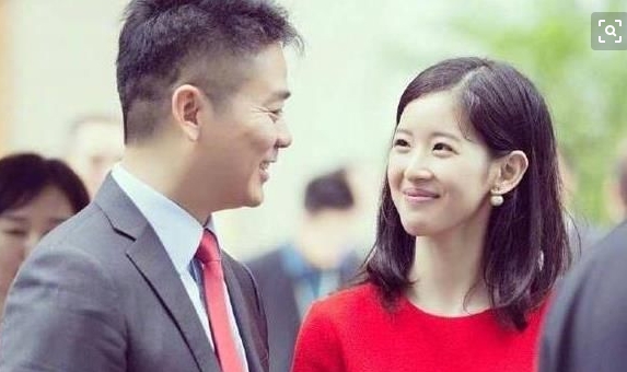 『英国大使馆』章泽天回应向英国捐物资，再次打破离婚的传闻