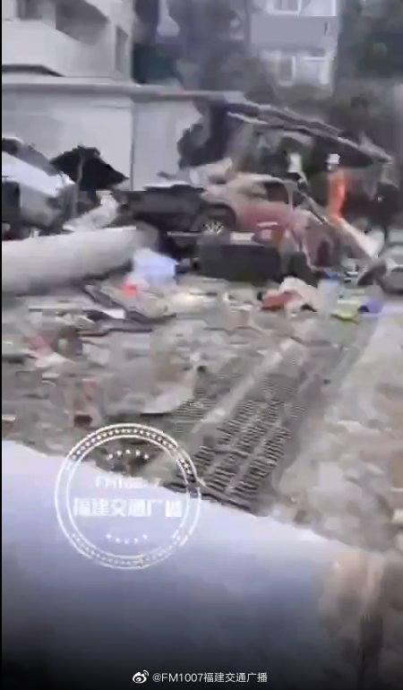 『公安』福州市罗源县一重型半挂牵引车撞民房,目前已致7人死亡