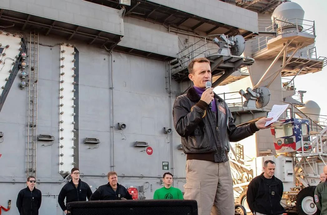 #美海军#美军“罗斯福”号疫情大戏,将迎来“反转式剧终”?