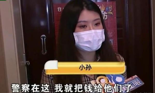 「孙女士」19.4元的外卖被偷，女子怒给2个差评，商家还跑过来砸门？