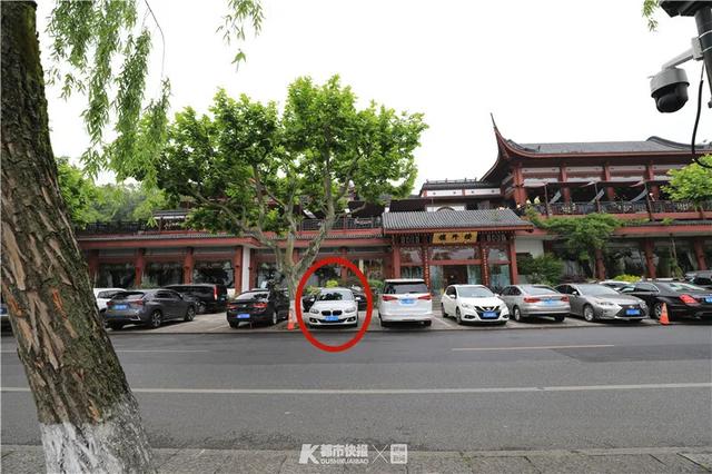 『西湖』视频独家曝光！一辆宝马740冲进了西湖，司机说上车看了眼手机后就踩下油门