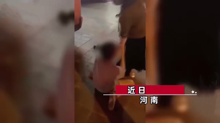 [还钱]借60万还我50万就好！女子街头下跪哭求欠债人还钱，令人动容