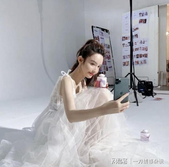 「婚纱照」即将转正?张大奕晒婚纱照遭网友怒骂:人不要脸天下无敌是真的