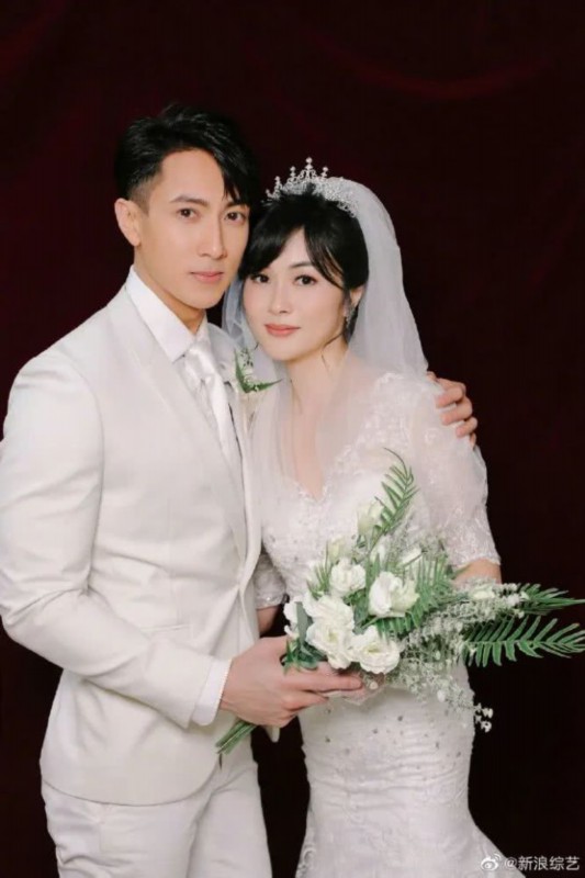 「吴尊」吴尊林丽吟婚纱照绝美 网友：从一而终的爱情太美好！