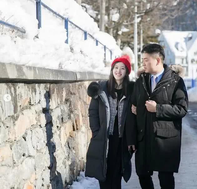 「吴尊」吴尊林丽吟婚纱照绝美 网友：从一而终的爱情太美好！