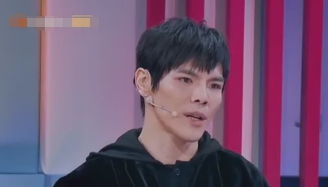 「怀孕」向佐激动发图文郭碧婷疑成功怀孕,但“辟谣专家”向太发文疑似否认